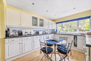 Photo 10- click for photo gallery